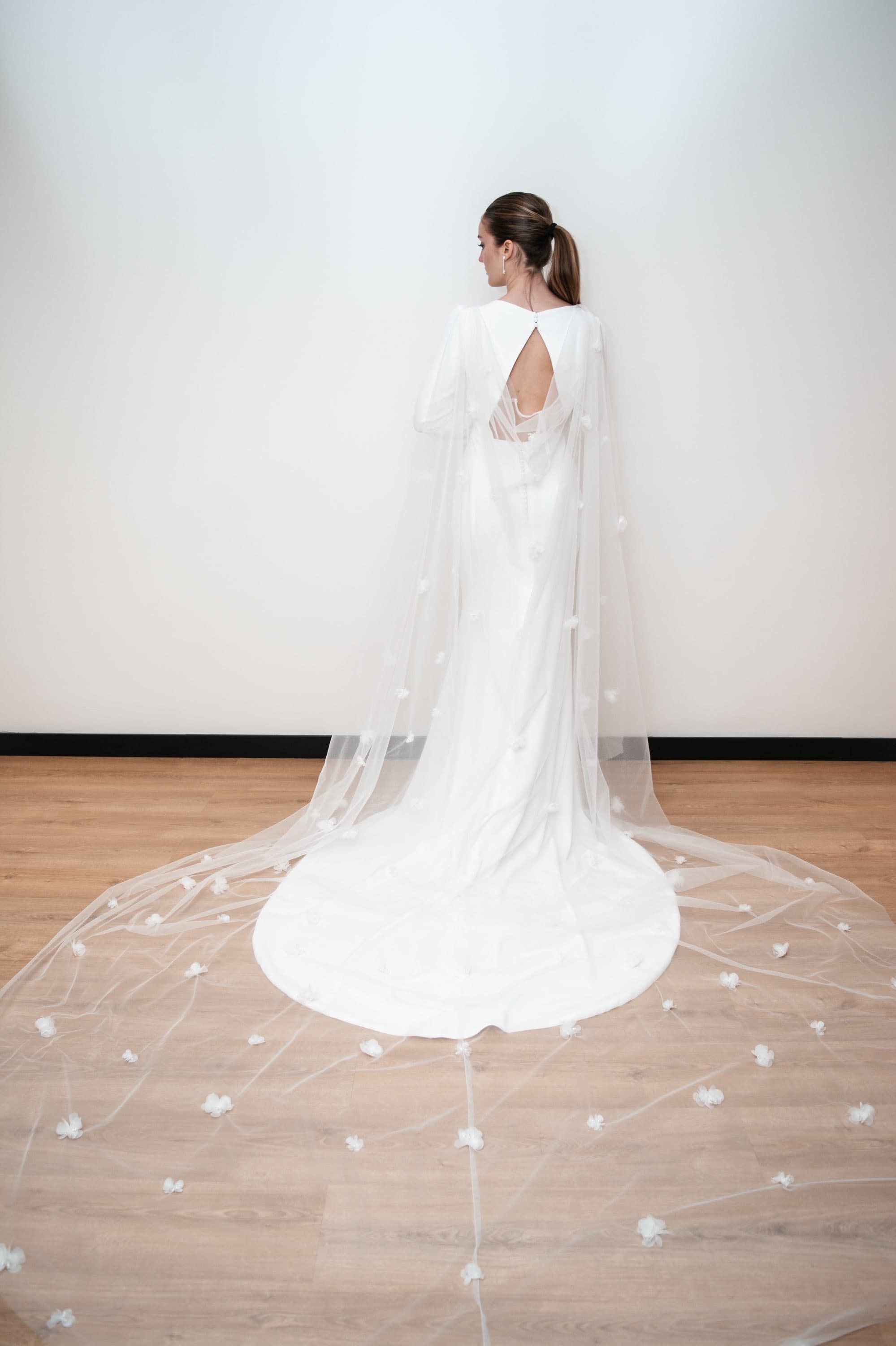 Vestido Capa-mod-alfil - Vista 2